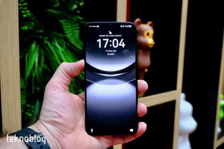 <p><strong><span style="color:#B22222">3)  HUAWEI NOVA 12S </span> |  (8 GB + 256 GB)</strong></p>
