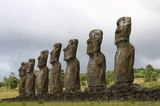 <p><strong><span style="color:#B22222">MOAI  </span>|  ŞİLİ</strong></p>
