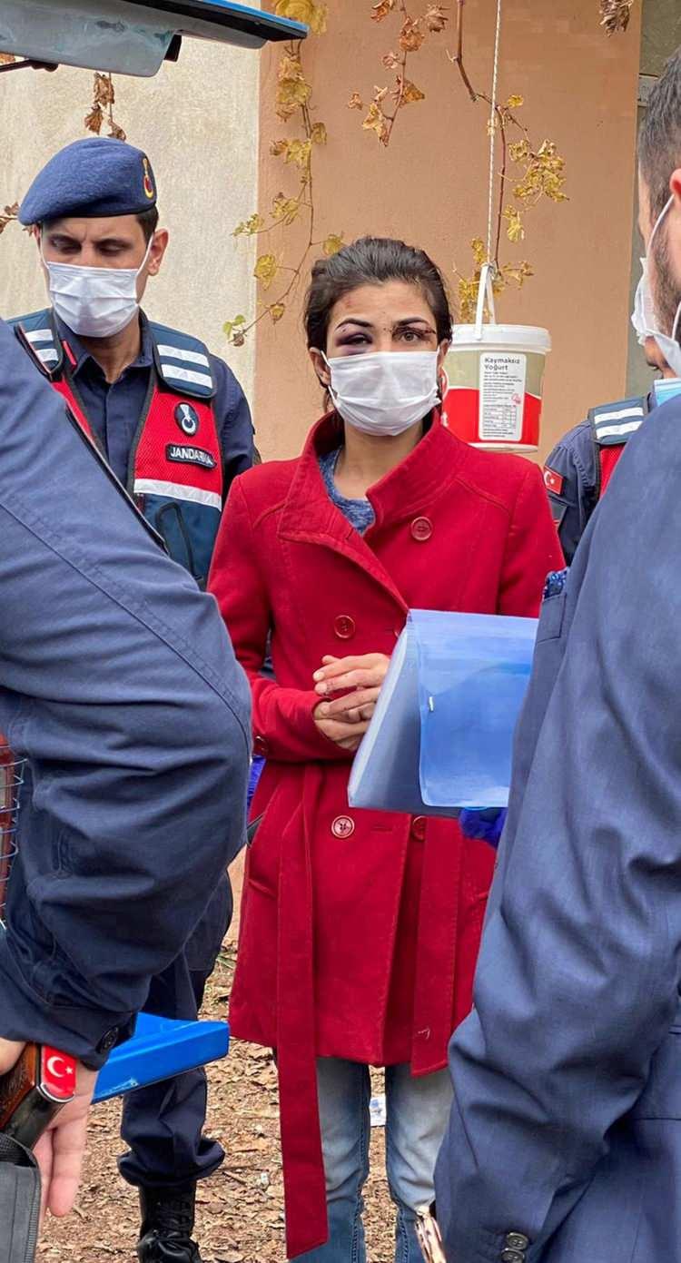 <p>İpek'in avukatı Ahmet Onaran, <strong>"Yargıtay, 'bu karar temyiz edilemez' demiştir. Bununla birlikte karar kesinleşmiştir" </strong>dedi. </p>
<p> </p>