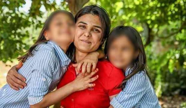 <p>Sanık Melek İpek savunmasında daha önce de birçok kez kelepçe ile bağlanıp dövüldüğü ve işkence gördüğünü belirterek <strong>"14 yıl boyunca hayatımızdan sessiz sedasız çıksın diye dua ettim. Çocuklar doğmadan önce kurtulmak için kendimi öldürmeyi bile denedim. Bırakın eşimi öldürmeyi aklımdan geçirmeyi, eşim ölsün diye bir kere dahi dua etmedim. Eşim öldüğü için de üzgünüm. O gün o silah patlamamış olsaydı ve eşim ölmemiş olsaydı, çocuklarım ve ben ölecektik"</strong> ifadelerini kullandı.</p>
<p> </p>