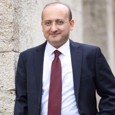 <p>Yalçın AKDOĞAN</p>
<p> </p>
<p>-62,63,64.Hükümet Başbakan Yardımcısı</p>
<p>-İstanbul Üsküdar doğumlu</p>