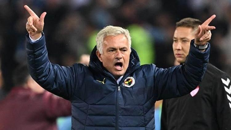 <p>Deneyimli teknik adam, Galatasaray Kulübü Başkanı Dursun Özbek'in katıldığı televizyon programında yaptığı açıklamalara ise <strong>"Göz oyarım diyen başkanla ilgili şunu söylemem gerekiyor. Bu duruma ya ağlarsınız ya da gülersiniz. Ben gülmeyi tercih ediyorum. Dünya basınında yansımalarına bakınca ben de bu durumdan utandım ve kendisi adına üzüldüm."</strong> ifadelerini kullandı.</p>
