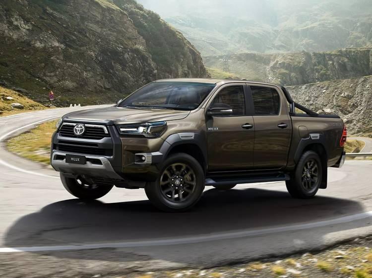<p><span style="color:#B22222"><strong>2. Toyota Hilux</strong></span></p>

<p> </p>

<p>Geçerlilik tarihi: 01.12.2024 ile 31.12.2024</p>

<p>4x4 ve 4x2 seçeneğiyle 1.940.000 TL yerine 1.840.000 TL'ye başlangıç fiyatı ön plana çıkıyor.</p>
