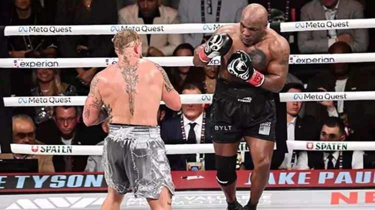 <p>Öte yandan Jake Paul ile Mike Tyson'un bir kez daha rövanşta rakip olarak ringe çıkması için Suudi Arabistan'dan teklif aldığı ileri sürüldü.</p>