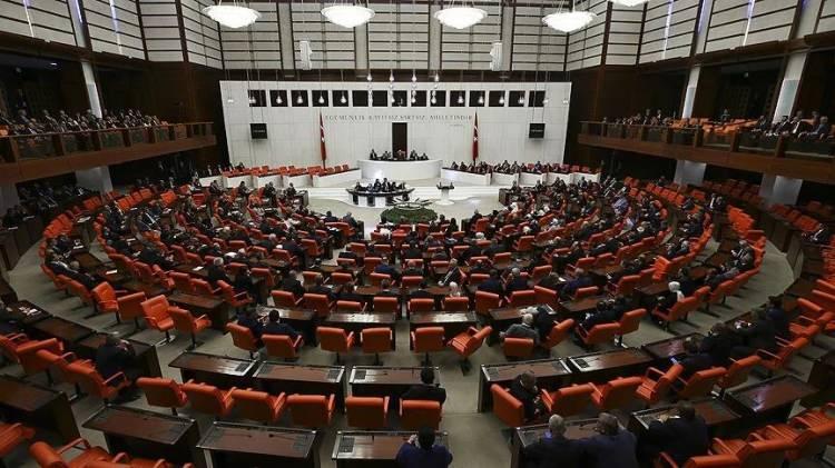 <p>TBMM Dilekçe Komisyonu, vatandaşlardan gelen başvuruları karara bağladı. Komisyona son dönemde iletilen talepler arasında ilginç dilekçeler de yer aldı.</p>
