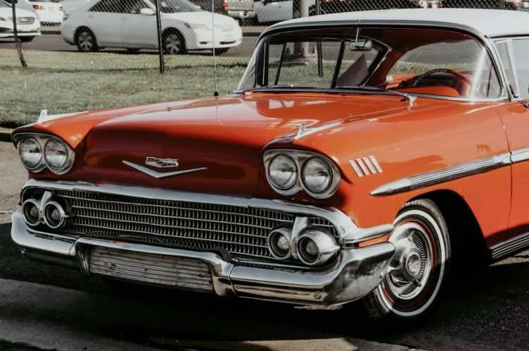 <p><strong><span style="color:#B22222">10) CHEVROLET IMPALA </span> | 14 MİLYON ADET SATTI</strong></p>