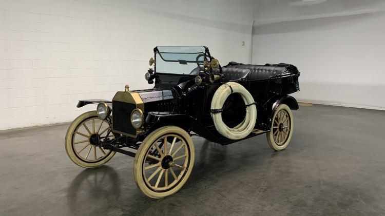 <p><strong><span style="color:#B22222">8) FORD MODEL T </span> | 16.5 MİLYON ADET</strong></p>
