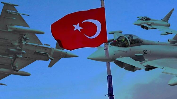 <p><strong>İşte tüm detaylar...</strong></p>
<p> </p>
<p>Türkiye'nin 40 adet Eurofighter Typhoon savaş uçağı alma planını yakından takip eden yabancı basın, Eurofighter'ın Avrupa Ortak Radar Sistemi (ECRS) ile muharebe kabiliyetlerini artıracağını yazdı.</p>