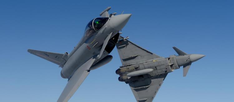 <p>AESA teknolojisi, özellikle zorlu muharebe koşullarında gelişmiş algılama menzili ve doğruluk sunarak radar ışınlarının daha hassas bir şekilde kontrol edilmesini sağlar.</p>
