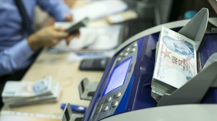 <p>2017'de asgari ücret yıllık ortalama artış oranı 7,9, yıl sonu TÜFE ise 11,9 oldu.</p>
<p> </p>