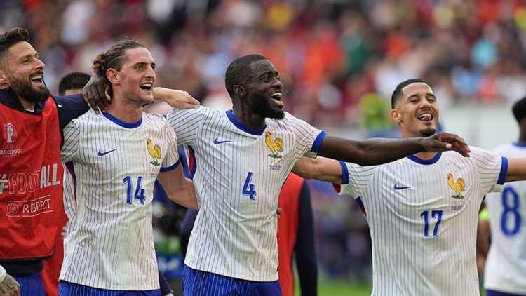 <p>Son 4 bilet için ise 12 grup ikincisi ve UEFA Uluslar Ligi'nden gelecek 4 takımın katılımıyla, toplam 16 takım play-off maçları yapacak.</p>
