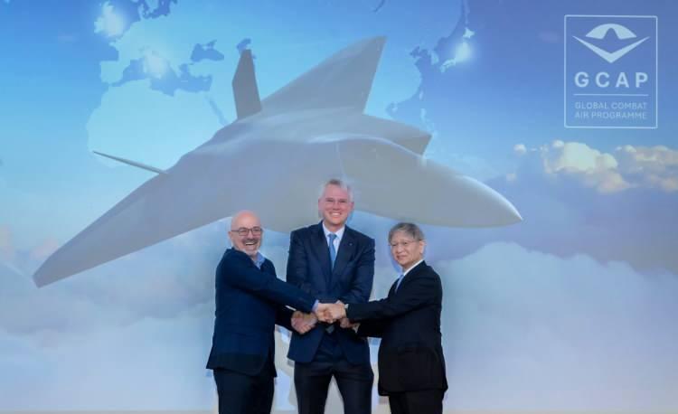 <p>İngiltere, İtalya ve Japonya Cuma günü Eurofighter Typhoon'un yerine 2035 yılına kadar süpersonik yeni nesil bir savaş uçağı geliştirmek üzere ortak bir girişim başlattı.</p>
