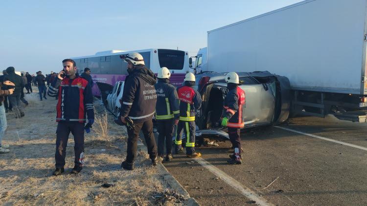 <p>İhbar üzerine bölgeye sağlık, jandarma, polis, AFAD ve itfaiye ekipleri sevk edildi.</p>
