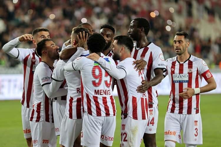 <p>92- Sivasspor - 16.500</p>