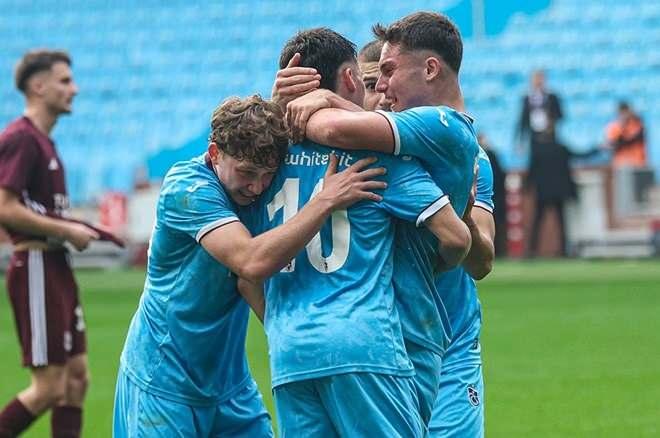 <p>137- Trabzonspor - 11.000</p>