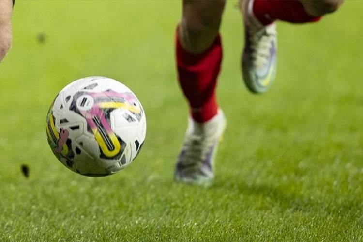 <p>Uluslararası Futbol Tarihi ve İstatistikleri Federasyonu (IFFHS), 1 Aralık 2023 - 30 Kasım 2024 arasındaki verileri dikkate alarak dünyanın en iyi takımlarını listeledi. Listede Türk takımlarının yaptığı sıçrama dikkat çekti.</p>