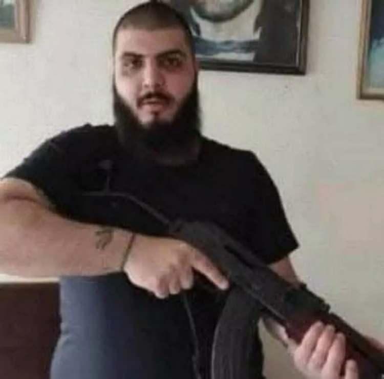 <p>4'üncü Tümen Harekat Başkan Yardımcısı Tümgeneral Mahmud'un, rejimin devrilmesi sonrası devrimi önlemekte başarısız olduğu için intihar ettiği veya infaz edildiği kaydedildi.</p>
