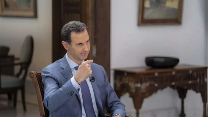 <p>Reuters, şu anda Moskova’da olduğu düşünülen Esad’a ulaşamadığını, Esad’ın yakın çevresinden yetkililerin de aralarında olduğu 14 kaynaktan büyük bir kısmının ise kimliklerinin paylaşılmasını istemediğini bildirdi.</p>