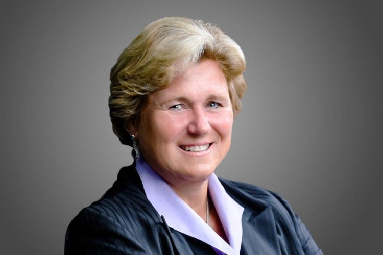 <p>Onu Accenture CEO’su Julie Sweet ve Elevance CEO’su Gail Boudreaux takip ediyor. </p>