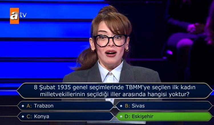 <p><span style="color:#000000"><strong>200 bin TL alarak yarışmaya veda eden yarışmacı, doğru cevabın 'D-Eskişehir' olduğunu öğrenince büyük üzüntü yaşadı.</strong></span></p>