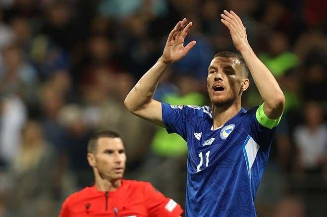 <p>Edin Dzeko - Bosna-Hersek</p>
