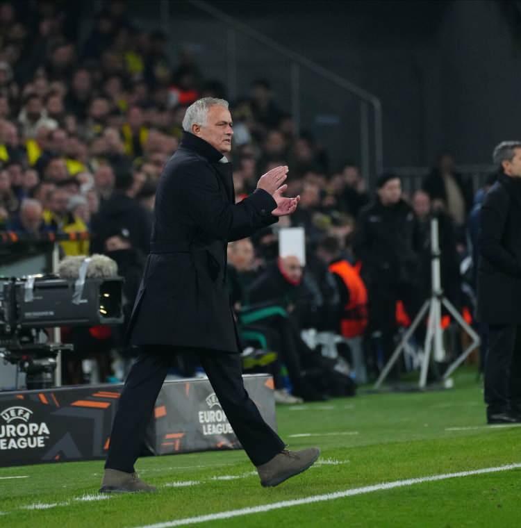 <p><strong>AS: "Fenerbahçe ve Mourinho, Athletic gibi sert bir rakip karşısında güçsüz göründü"</strong></p>
