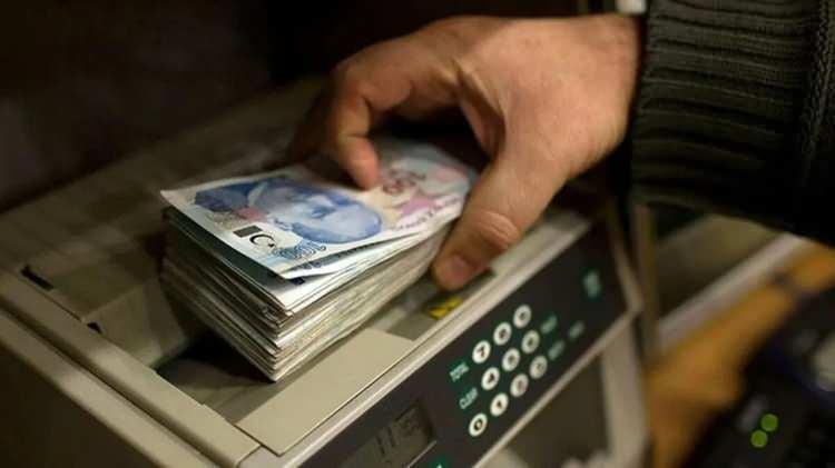 <p><strong>AĞIR İŞLERDE ÇALIŞANLAR İÇİN EMEKLİLİK-</strong></p>
<p> </p>
<p>Ağır ve yıpratıcı işlerde çalışan kişiler için, sigorta prim günlerine ek gün ekleniyor. Bu sayede, bu mesleklerde çalışanlar daha erken emekli olabiliyor. Madencilik gibi ağır işlerde çalışanlar, sağlıklarını koruyarak emeklilik için avantajlı bir pozisyona geçebiliyor.</p>
