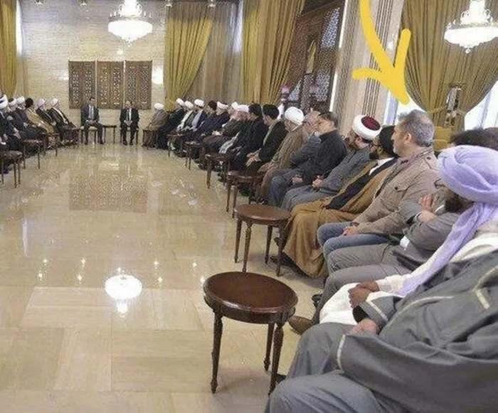 <p>İran mollalarının sözünden çıkmayan Türkiye düşmanı Dursunoğlu'nun kendi halkına zulmeden Esed'i ziyaret ettiği görüntüler de ortaya çıkmıştı.</p>