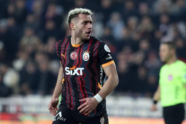 <p>Yılın Sağ Kanat Oyuncusu: Barış Alper Yılmaz</p>