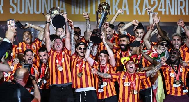 <p>Yılın Takımı Ödülü: Galatasaray</p>
