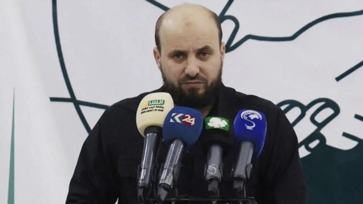<p>Bunlarında ardından Suriye'nin yeni geçici başbakanı Muhammed El Beşir, yurt dışına sığınan Suriyelilere, ülkelerine dönmeleri çağrısında bulundu. Beşir, <em><strong>"Suriye'yi yeniden inşa etmeli, yeniden doğmalıyız, herkesin yardımına ihtiyacımız var"</strong></em> dedi.</p>
<p> </p>