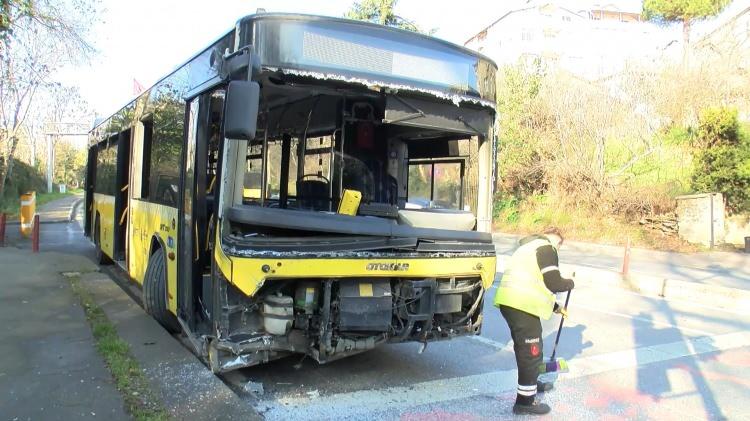 <p>Sarıyer’de İETT otobüsü, sola dönüş yapan otomobile çarptı. Meydana gelen kazada hem otobüs şoförü hem de otomobil sürücüsü yaralanarak hastaneye kaldırıldı.</p>
