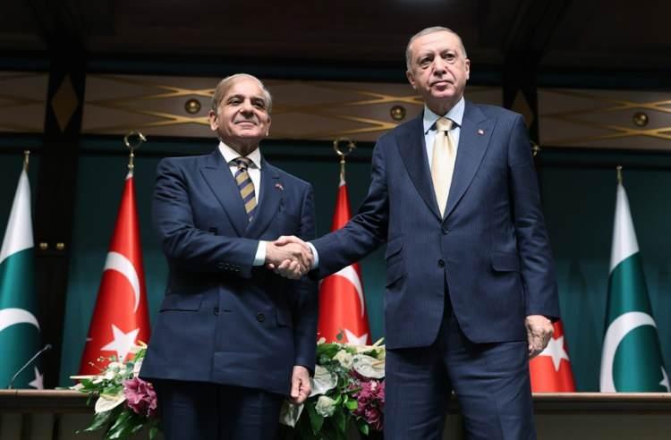 <p>Türkiye ve Pakistan arasında güçlü savunma bağları ve çeşitli alanlarda çok sayıda ortaklık bulunuyor. </p>
<p> </p>