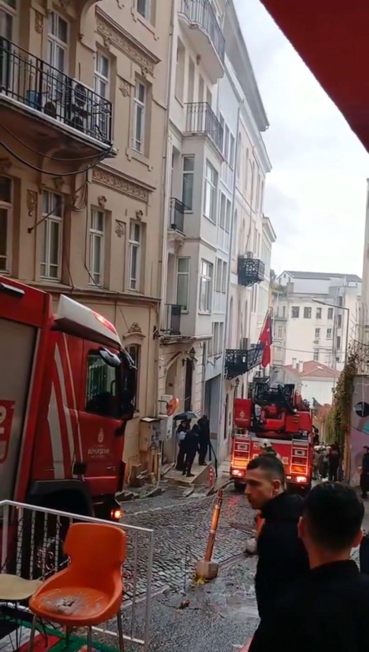 <p>Edinilen bilgiye göre, derneğin restoran bölümündeki mutfağı kısmında yangın çıktı.</p>
