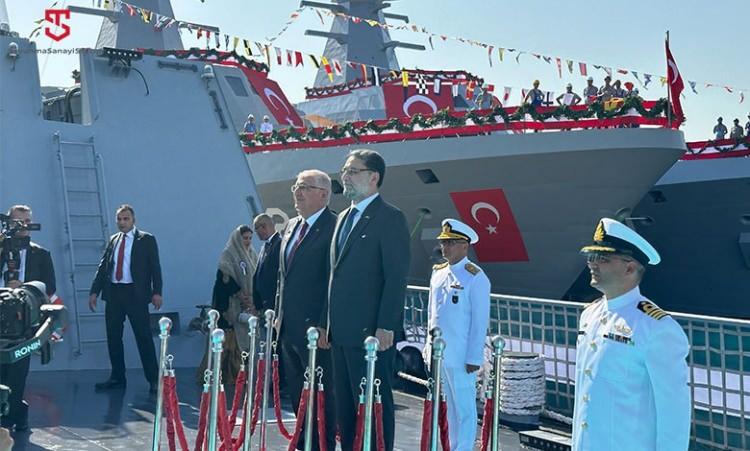 <p><strong>PAKİSTAN TÜRKİYE'YE YÖNELDİ</strong></p>
<p>Türkiye ve Pakistan, savunma sanayii alanındaki iş birliğini her geçen gün arttırıyor. ASFAT A.Ş. ana yükleniciliğinde halihazırda Pakistan Donanması için 4 adet MİLGEM Korveti’nin inşa faaliyetleri devam ediyor. İlk gemi PNS BABUR daha önce teslim edildi.</p>