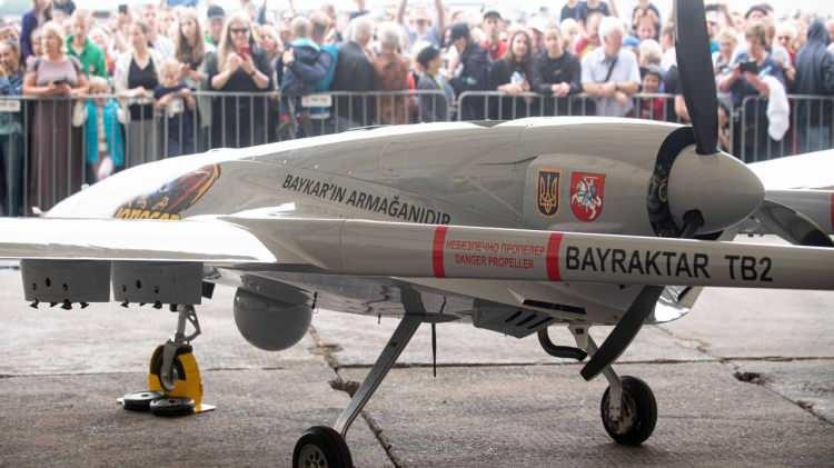 <p><strong>BAYRAKTAR TB2 SİHA: HIRVATİSTAN'IN YENİ KORUYUCUSU-</strong></p>
<p> </p>
<p>Türk yapımı Bayraktar TB2 SİHA’lar, Türkiye dışında birçok ülkede etkin şekilde görev alıyor. Yakın zamanda Hırvatistan’ın güvenliğini sağlamak üzere envantere dahil edilmesi planlanıyor.</p>