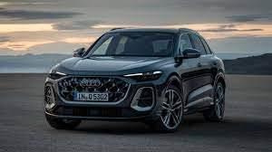 <p><span style="color:#B22222"><strong>Audi Q5</strong></span></p>
<p>Audi Q5, özellikle elektriksel sistem sorunlarıyla öne çıkıyor. Bu modelin %28,74’lük kısmı elektriksel problemler yaşarken, motor arızaları da %20,96 oranında rapor ediliyor. Audi Q5, kullanıcıların yarısından fazlası tarafından arızalı olarak tanımlanmış.</p>
<p>Arıza Puanı: 18</p>