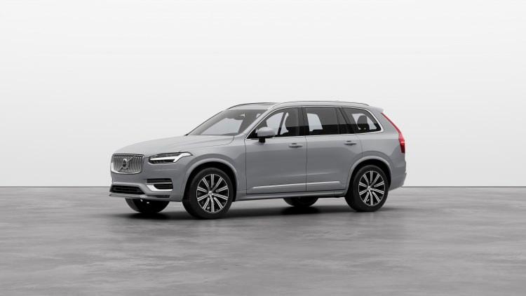 <p><span style="color:#B22222"><strong>Volvo XC90</strong></span></p>
<p>Volvo XC90, özellikle aks ve süspansiyon sistemindeki arızalarla dikkat çekiyor. Kullanıcı geri bildirimlerine göre, %24 oranında aks ve süspansiyon sorunları meydana gelirken, %18,93 oranında elektriksel problemler de rapor ediliyor.</p>
<p>Arıza Puanı: 16.5</p>