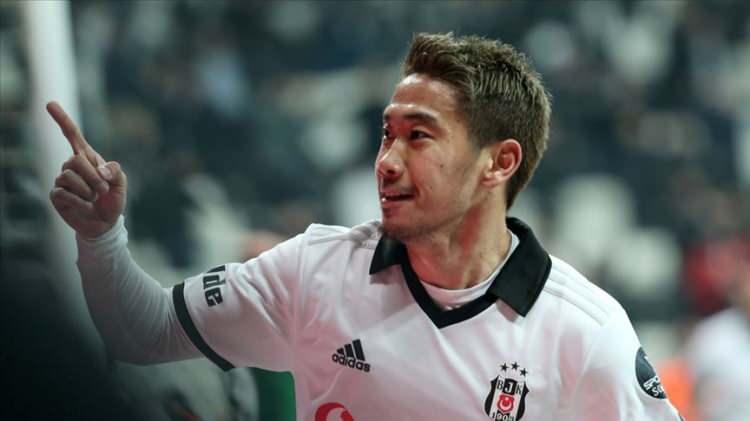 <p><strong>SHINJI KAGAWA</strong></p>
<p> </p>
<p>Japonya’nın sessiz ama etkili lideri Kishida, Kagawa’nın sahadaki zarif ama etkili oyun tarzına benziyor.</p>