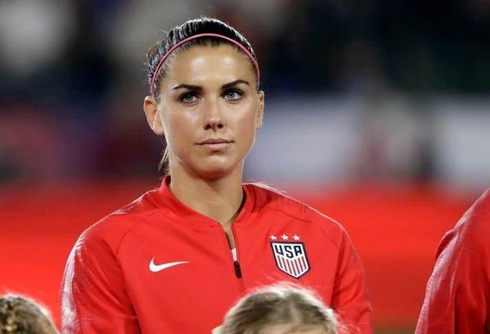 <p><strong>ALEX MORGAN</strong></p>

<p> </p>

<p>Meloni, İtalya’nın ilk kadın başbakanı olarak dikkat çekiyor. Tıpkı Alex Morgan’ın kadın futbolundaki liderliği gibi, Meloni de sahasında fark oluşturuyor</p>
