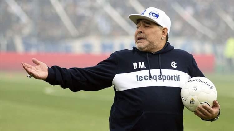 <p><strong>DIEGO MARADONA</strong></p>

<p> </p>

<p>Kim Jong-un’un sıradışı liderliği ve güçlü kişiliği, Maradona’nın sıra dışı futbol tarzını hatırlatıyor. İkisi de kendi dönemlerinde büyük tartışmalara sebep oldu.</p>

