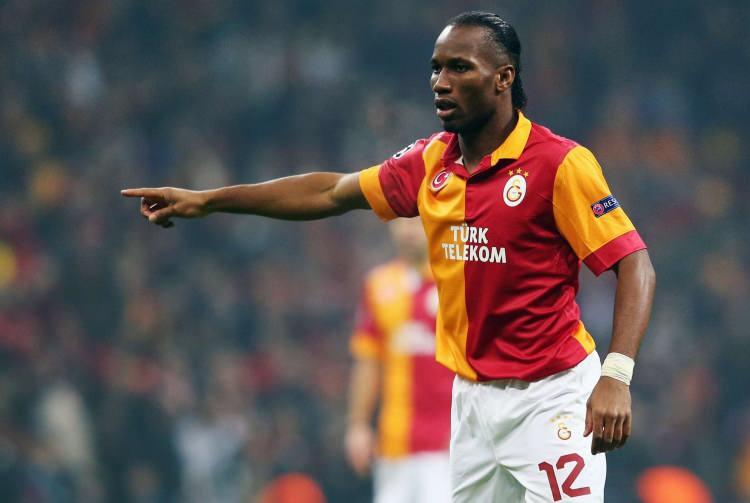 <p><strong>DIDIER DROGBA (BONUS)</strong></p>

<p>&nbsp;</p>

<p>Erdoğan&rsquo;ın sahadaki liderlik yeteneği ve m&uuml;cadeleci ruhu, Drogba&rsquo;nın sahadaki azmi ve takımı ateşleme yeteneğini hatırlatıyor.</p>
