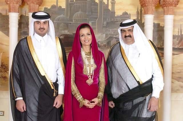 <p>3 - Al Thani Ailesi</p>
<p> </p>
<p>Şirket: Katar Kraliyet Ailesi</p>
<p> </p>
<p>Sektör: Sanayi</p>
<p> </p>
<p>Ülke: Katar</p>
<p> </p>
<p>Varlık: 172,9 milyar dolar</p>
<p> </p>
<p>Nesil: 8</p>