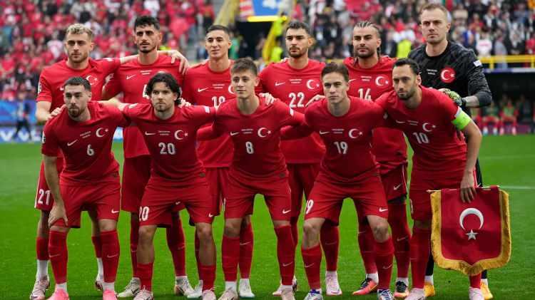 <p>Bu güncelleme ile aktif olarak futbol oynayan en pahalı Türk futbolcu da değişmiş oldu.</p>
