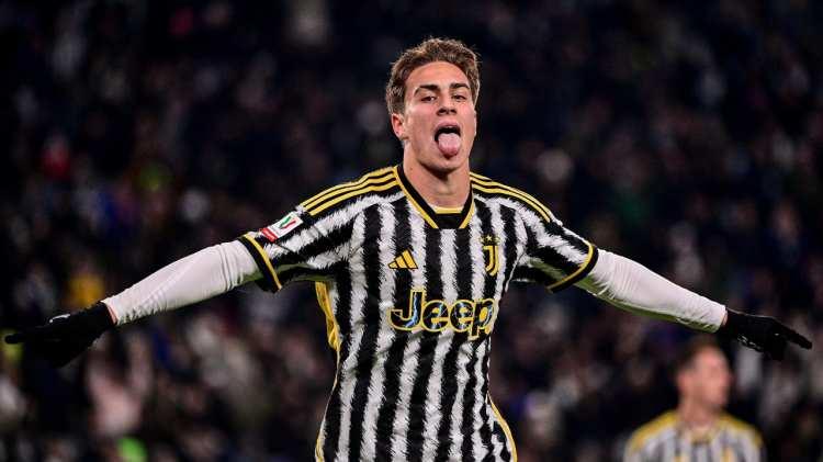 <p>Juventus'un göz bebeği Kenan Yıldız'ın değeri ise 5 milyon euro yükseldi ve 45 milyon euroluk yeni değeriyle Arda Güler ile birlikte en pahalı iki Türk futbolcu olma ünvanını paylaştı.</p>