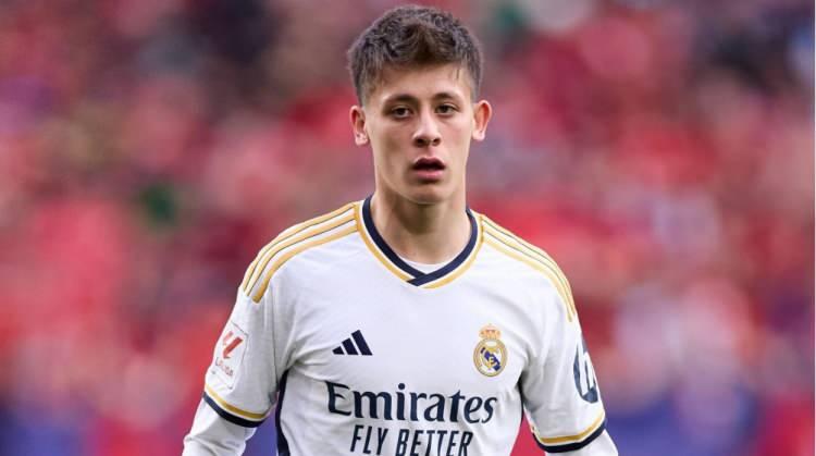 <p>2- Arda Güler - Real Madrid<br />
<br />
* 45 Milyon euro</p>