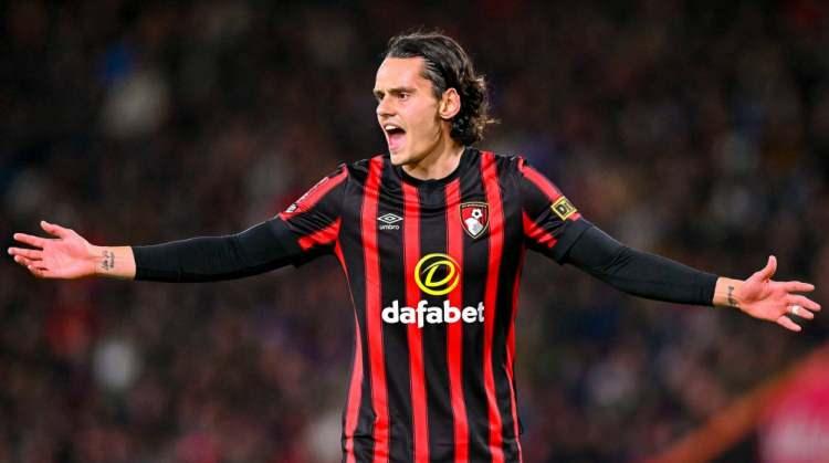 <p>11- Enes Ünal - Bournemouth<br />
<br />
* 13 Milyon Euro</p>