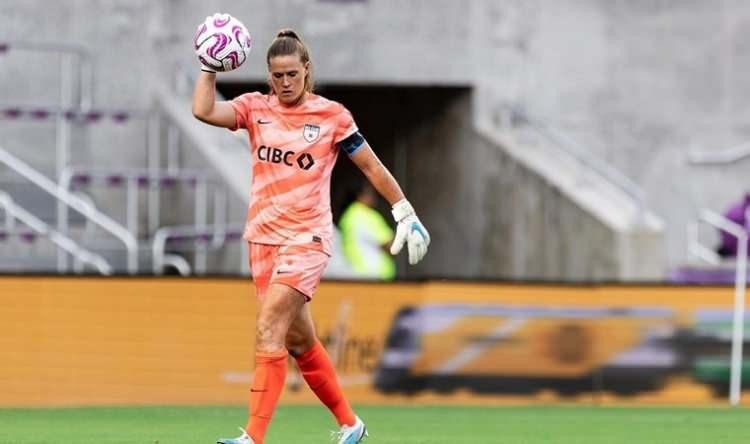 <p>En iyi kadın kaleci: Alyssa Naeher (ABD Milli Takımı)</p>