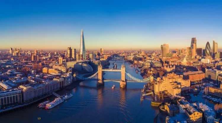 <p>İngiltere’nin başkenti Londra’da yaşayan milyarder sayısı 78 oldu.</p>

<p> </p>
