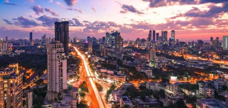 <p>Hindistan Mumbai’de 40 dolar milyarderi yaşıyor.</p>
<p> </p>